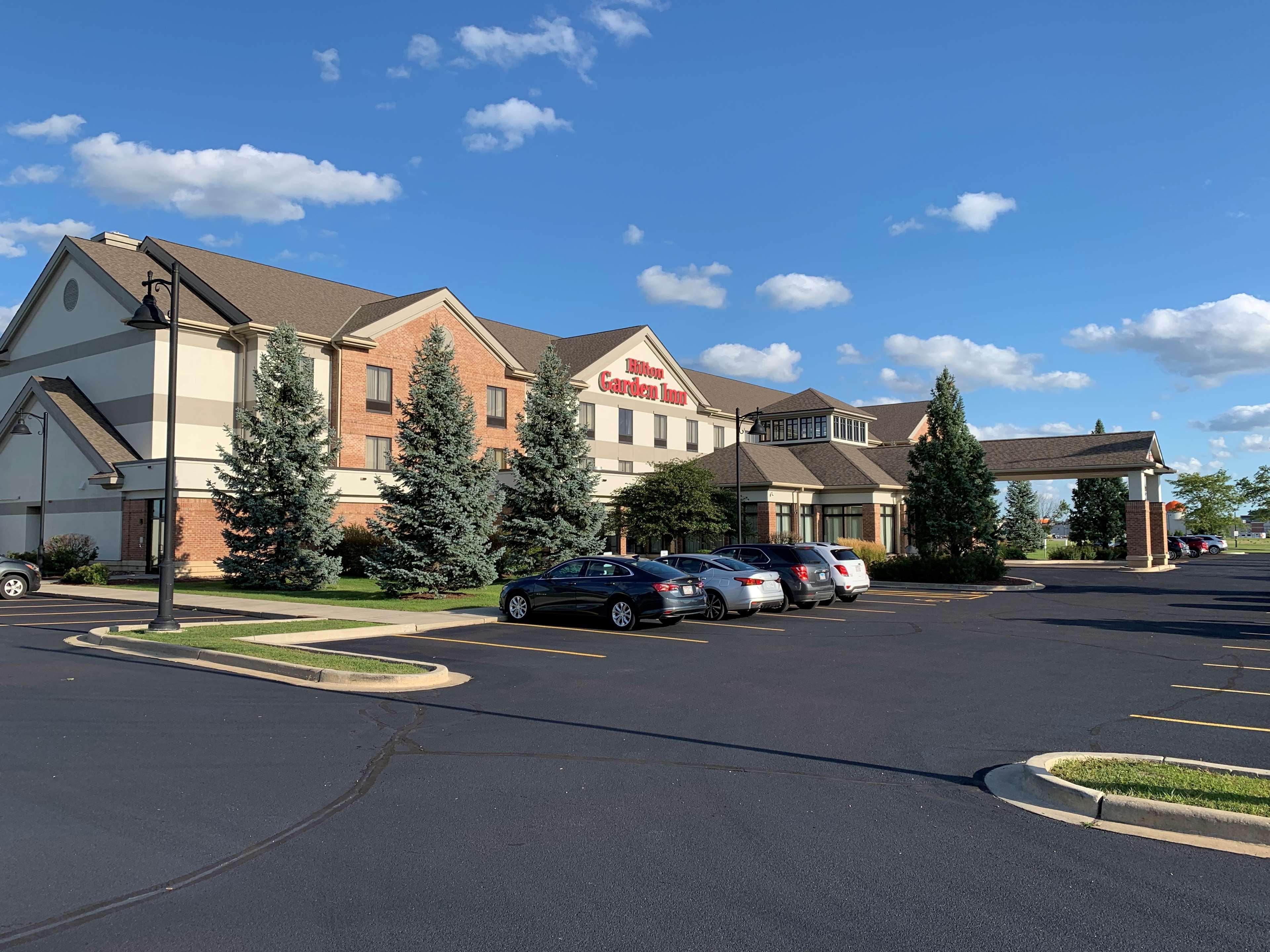 Hilton Garden Inn Oconomowoc Exterior foto
